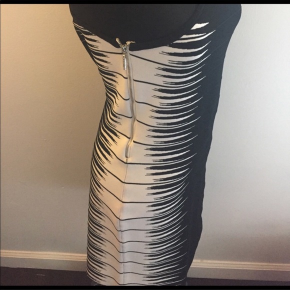 Guess Bodycon Black/White Dress New with tag - Picture 3 of 3